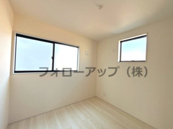 広々とした洋室です