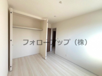 明るい洋室です