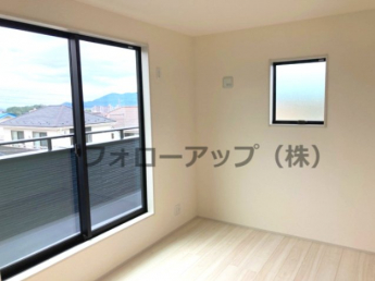 明るい洋室です