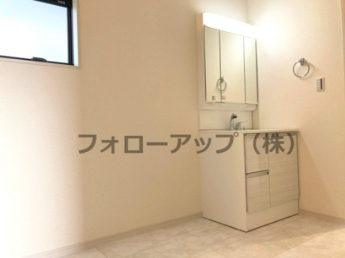 朝の身支度には欠かせない独立洗面化粧台