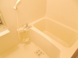 ゆったり過ごせるお風呂です