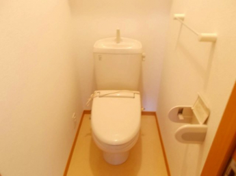 コンパクトで使いやすいトイレです