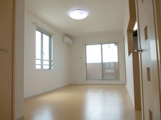 こちらのリビングで趣味の時間をお楽しみください