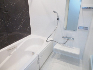 コンパクトで使いやすいお風呂です