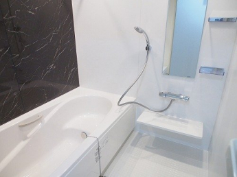 コンパクトで使いやすいお風呂です