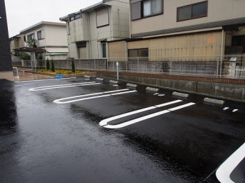 駐車場があるので、車を買う予定の方も安心です