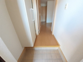 シンプルで使いやすい玄関です