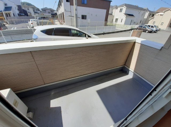 お洗濯にも便利なバルコニー付き
