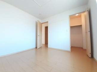 明るい室内です