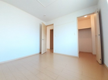 明るい室内です