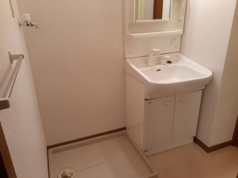 コンパクトで使いやすい洗面所