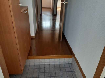 毎日通る玄関はこちらです