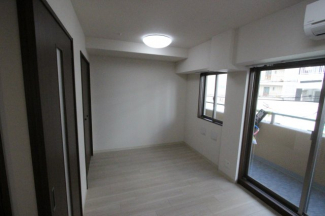 こちらのリビングで趣味の時間をお楽しみください