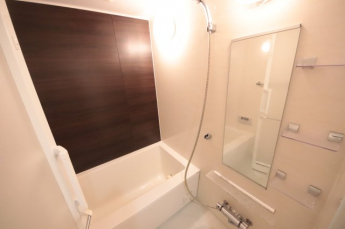 コンパクトで使いやすいお風呂です