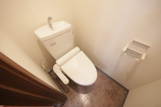 ゆったりとした空間のトイレです