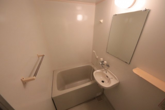 落ち着いた空間のお風呂です