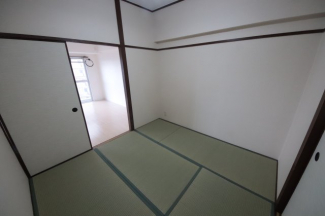 来客時にも便利な和室付き