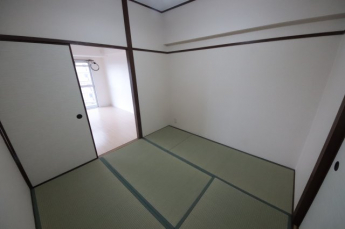 来客時にも便利な和室付き