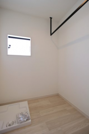 使い勝手のいい洋室です