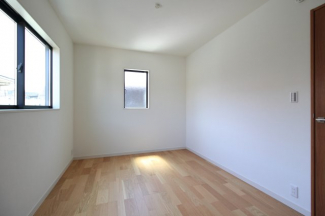 広々とした洋室です