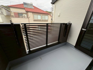 落ち着いた時間を過ごせるバルコニーです