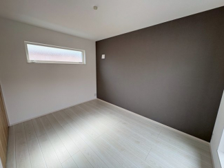 使い勝手のいい洋室です