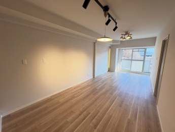 こちらの居間で趣味の時間をお楽しみください