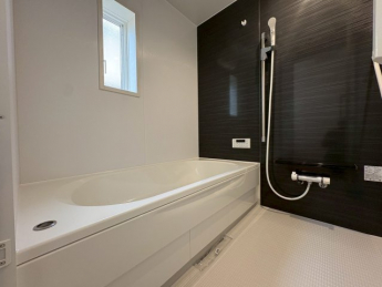 落ち着いた空間のお風呂です