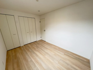 ゆったりした洋室です