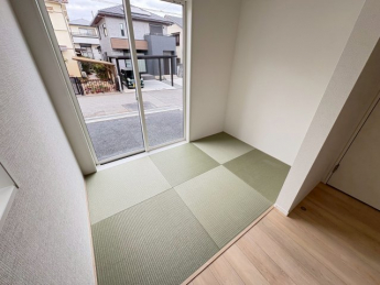 ゆったりとくつろげる和室です