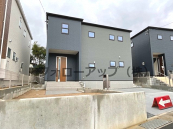 落ち着いた雰囲気の外観です