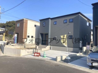 前面道路含む現地写真です