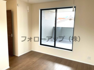 使い勝手のいい洋室です