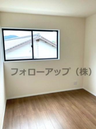 使い勝手のいい洋室です