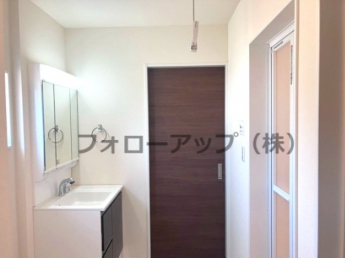 シンプルで使いやすい玄関です