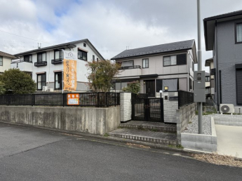 4SLDK
広々としたお庭
駐車3台可！
2面道路
トヨタホーム近畿施工のお家