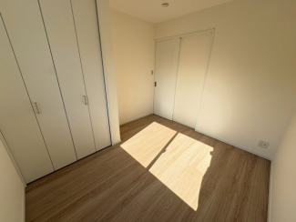 ゆったりした洋室です