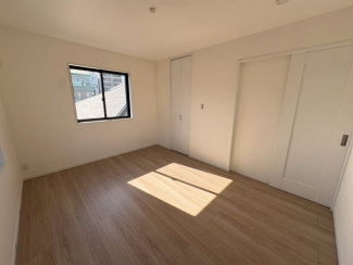 ゆったりした洋室です