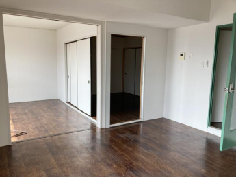 ハニーズ姫路東店まで197m