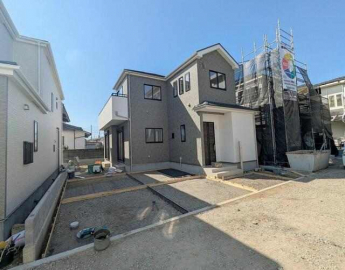 南側にスペースをしっかりと確保　日当たり良好です