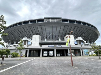 坊っちゃんスタジアムまで550m