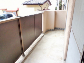 広いので洗濯物がたくさん干せますよ☆