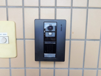 モニター付インターホンなので防犯に安心です☆