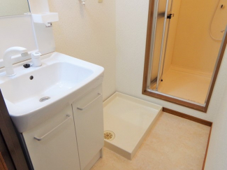 洗濯機置場は室内なので防犯に安心です☆