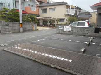 【駐車場】
