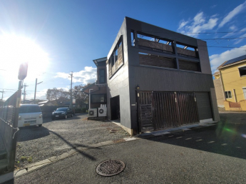 DIYでいろいろと手を加えられています。