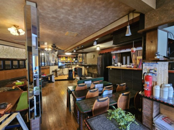 右側がキッチンカウンターになっています