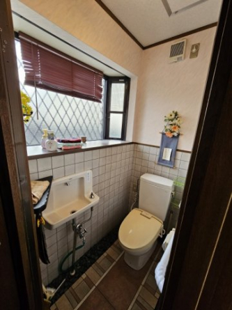 店舗部分のトイレです