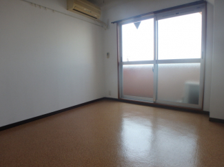 陽射しの当たるリビング