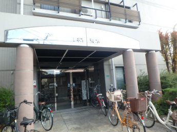 ゆとりのあるエントランスです